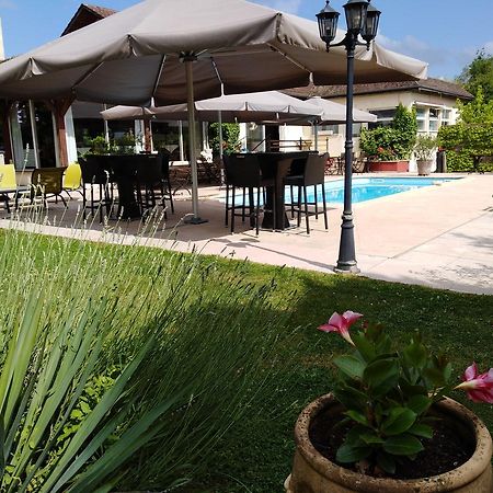Hotel-Restaurant "La Gremelle" Ladoix-Serrigny Exteriér fotografie